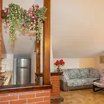 Bellavista Garden And Flowers דירה ורנה